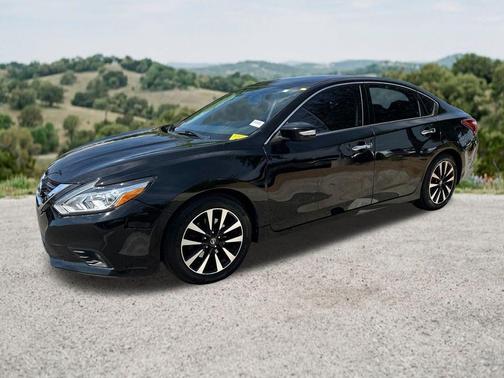 Super Black 2017 Nissan Altima 2.5 SV