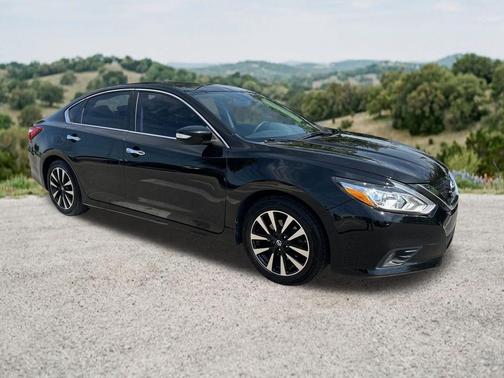 Super Black 2017 Nissan Altima 2.5 SV