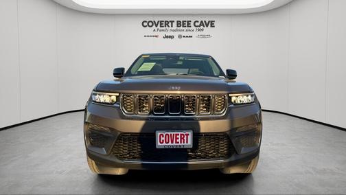 2022 Jeep Grand Cherokee Laredo