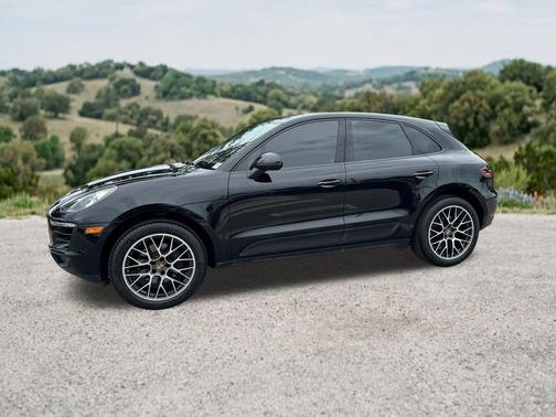Black 2018 Porsche Macan Base