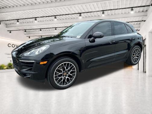 Black 2018 Porsche Macan Base