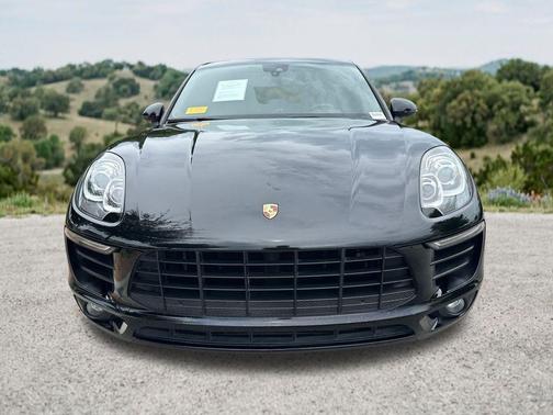 Black 2018 Porsche Macan Base