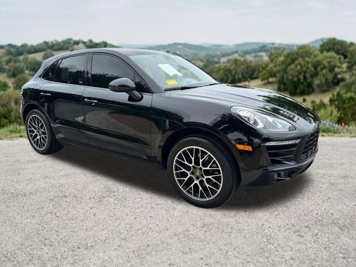 Black 2018 Porsche Macan Base