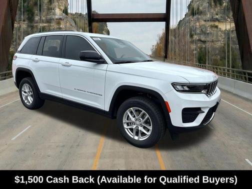 Bright White Clearcoat 2026 Jeep Grand Cherokee Laredo