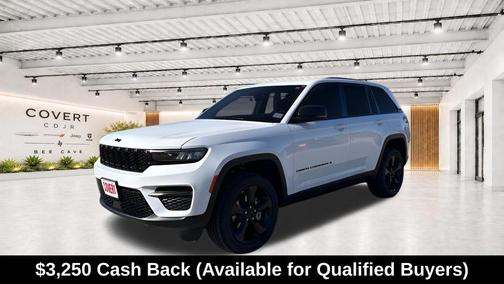 Bright White Clearcoat 2025 Jeep Grand Cherokee Laredo