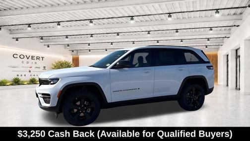 Bright White Clearcoat 2025 Jeep Grand Cherokee Laredo