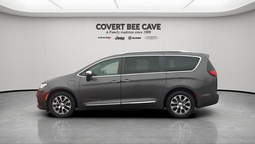 2023 Chrysler Pacifica Hybrid Pinnacle