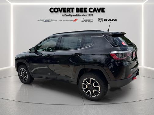 Diamond Black 2026 Jeep Compass Trailhawk