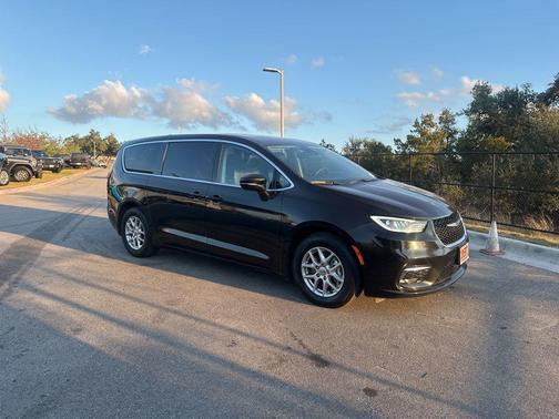 2024 Chrysler Pacifica Touring-L