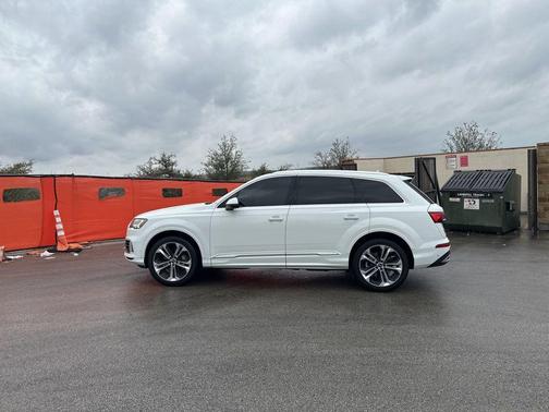 2021 Audi Q7 55 Premium Plus