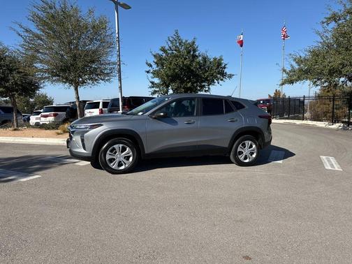 2024 Chevrolet Trax LS