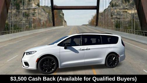 Bright White Clearcoat 2026 Chrysler Pacifica Limited