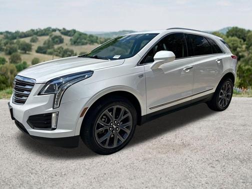 Crystal White 2018 Cadillac XT5 Luxury
