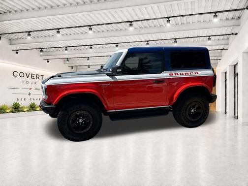 Oxford White 2025 Ford Bronco Stroppe Edition
