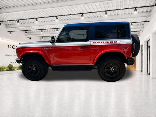 Oxford White 2025 Ford Bronco Stroppe Edition