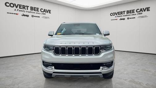 Luxury White Pearlcoat 2022 Jeep Wagoneer Series II