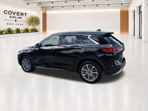 Black Obsidian 2024 INFINITI QX50 Luxe