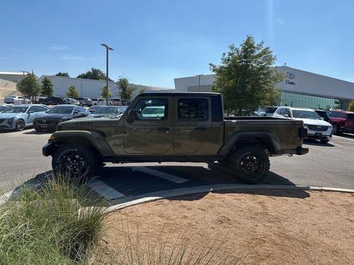 2025 Jeep Gladiator Sport