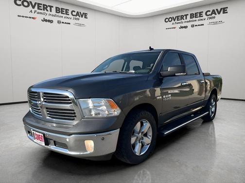 2016 RAM 1500 SLT