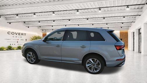 Satellite Silver Metallic 2024 Audi Q7 55 Premium Plus