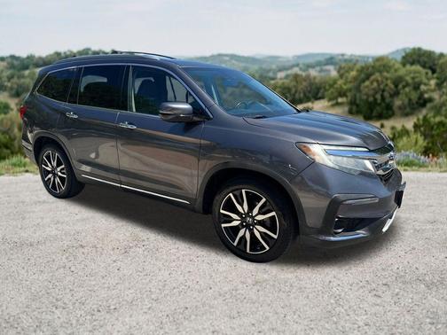 Modern Steel Metallic 2019 Honda Pilot Touring 7-Passenger