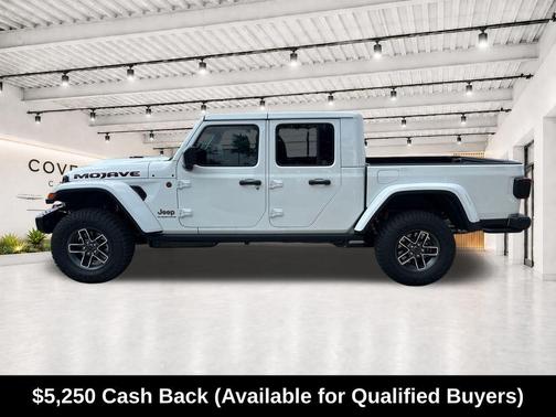 Bright White Clearcoat 2026 Jeep Gladiator Mojave