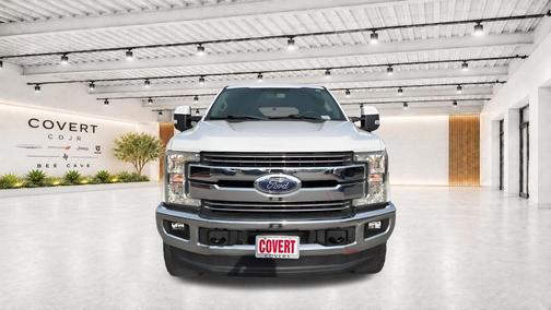 Oxford White 2019 Ford F-250 Lariat