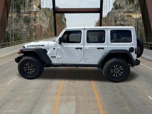 Bright White Clearcoat 2026 Jeep Wrangler Moab 392