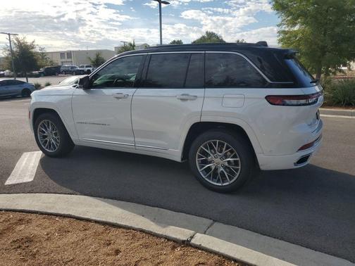 2025 Jeep Grand Cherokee Summit