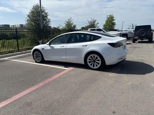 2021 Tesla Model 3 Standard Range Plus