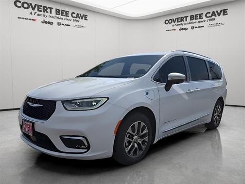 2025 Chrysler Pacifica Hybrid Pinnacle