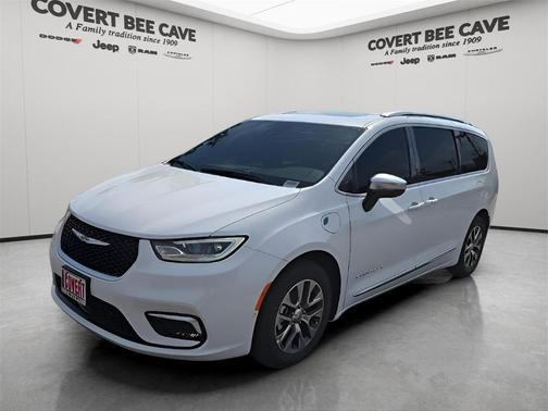 2025 Chrysler Pacifica Hybrid Pinnacle