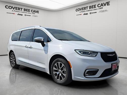 2025 Chrysler Pacifica Hybrid Pinnacle