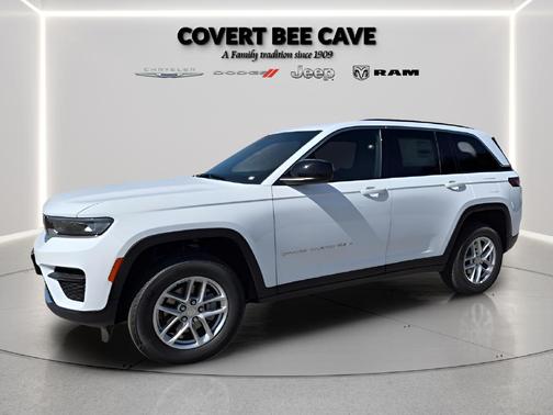 Bright White Clearcoat 2026 Jeep Grand Cherokee Laredo X