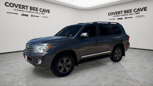 2013 Toyota Land Cruiser V8