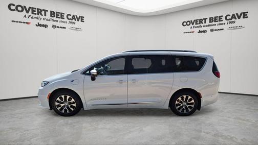 2023 Chrysler Pacifica Hybrid Pinnacle