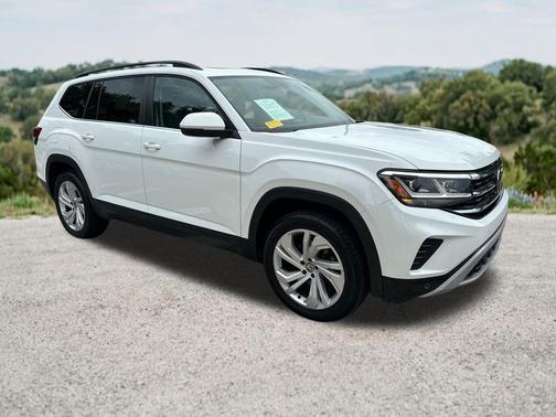 Pure White 2021 Volkswagen Atlas 3.6L SE w/Technology