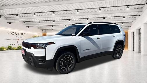 Bright White Clearcoat 2026 Jeep Cherokee Laredo