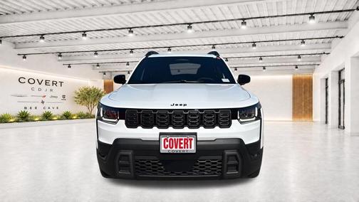 Bright White Clearcoat 2026 Jeep Cherokee Laredo