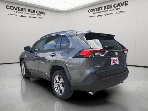 2022 Toyota RAV4 Hybrid LE