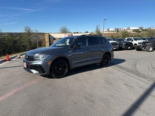 2022 Volkswagen Tiguan 2.0T SE R-Line Black