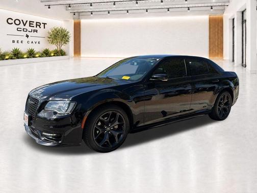Gloss Black 2023 Chrysler 300 Touring L