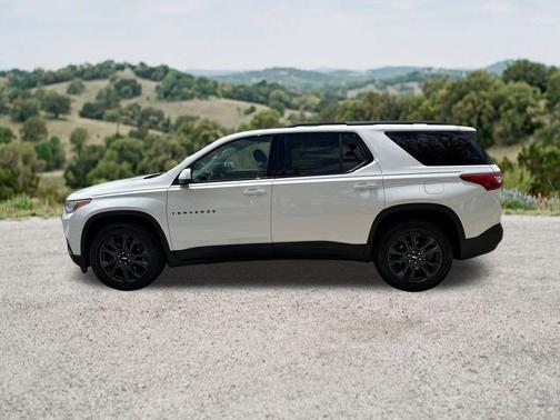 Summit White 2021 Chevrolet Traverse RS