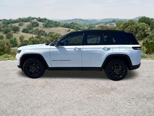 Bright White Clearcoat 2025 Jeep Grand Cherokee Limited