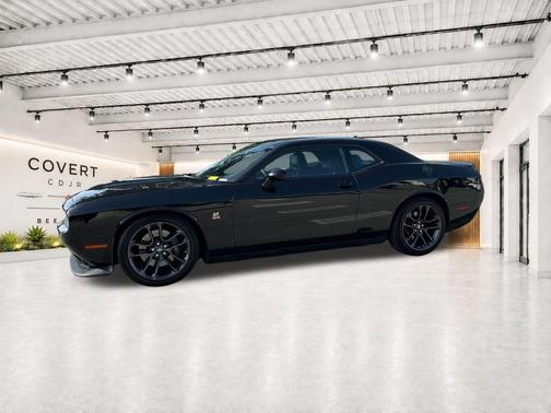 Pitch Black Clearcoat 2023 Dodge Challenger R/T Scat Pack