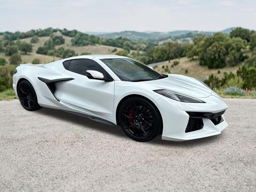 Arctic White 2025 Chevrolet Corvette Z06