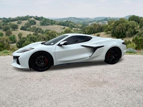 Arctic White 2025 Chevrolet Corvette Z06