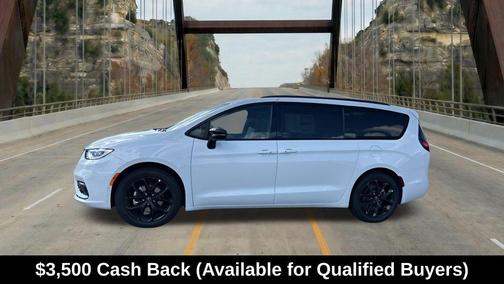 Bright White Clearcoat 2026 Chrysler Pacifica Select