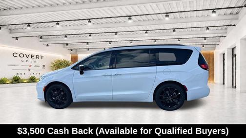 Bright White Clearcoat 2026 Chrysler Pacifica Select