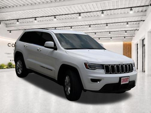 Bright White Clearcoat 2022 Jeep Grand Cherokee WK Laredo